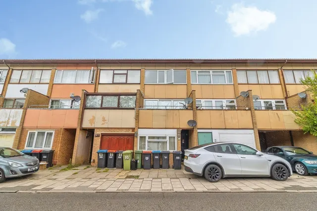 Gurnards Avenue, Fishermead, MK6, photo 1