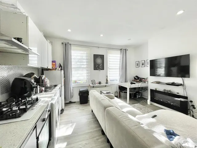 Norman Road Leytonstone, London, United Kingdom E11 4RJ, photo 1