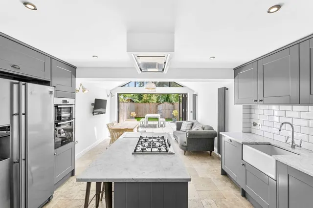 Bevin Square, SW17, photo 1