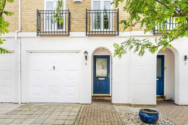 Bevin Square, SW17, photo 3