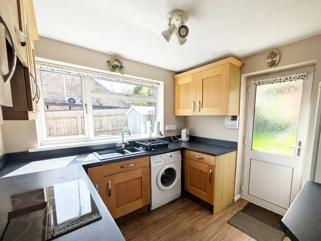 Photo 3 — Carlton Road, Rugby, CV22 7PD