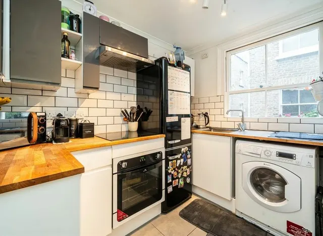 Photo 3 — Fairholme Road, West Kensington, W14