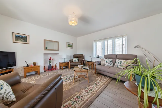 Sleaford, NG34, photo 3