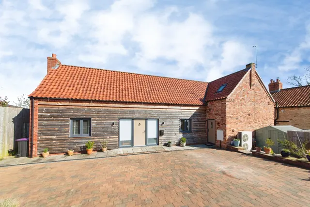Sleaford, NG34, photo 1