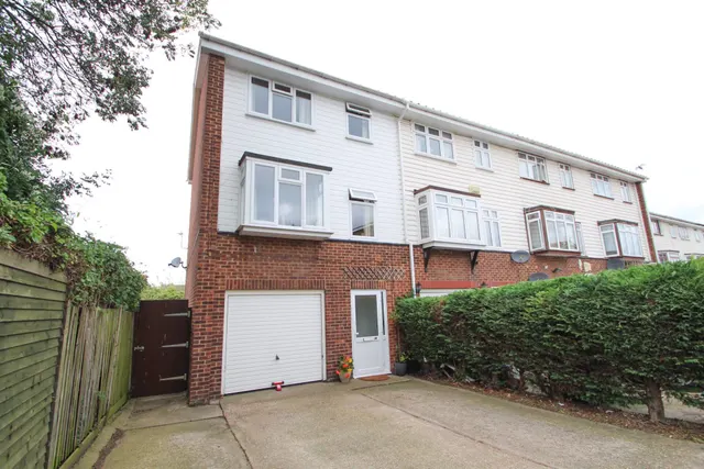 Glendale Way, London, photo 1