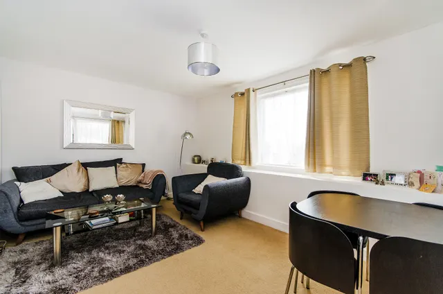 22 Bannister House, Headstone Drive, Harrow, photo 1