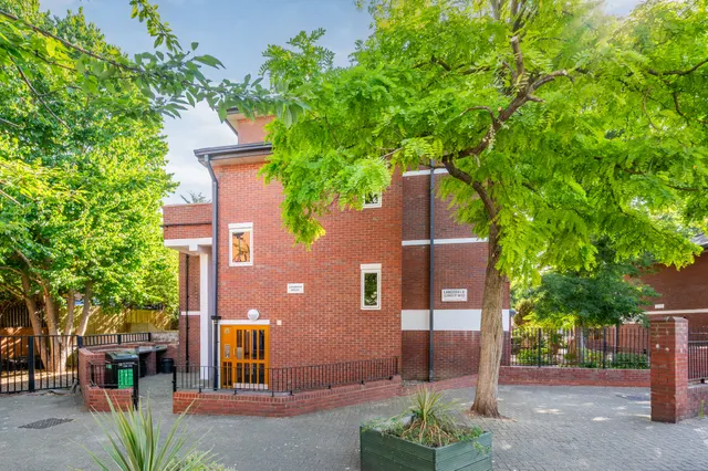 8 Longhurst House, 4 Bruckner Street, London, photo 1