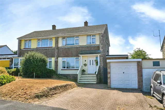 Greenlands Road, East Cowes, PO32, photo 1