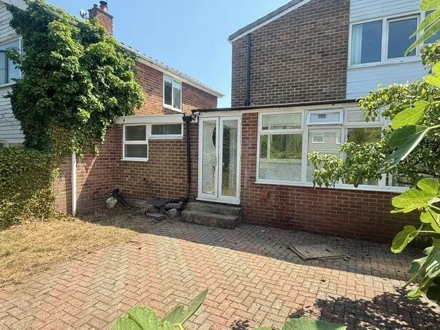 Photo 2 — Maidstone Drive, Wollaton, Nottingham, NG8