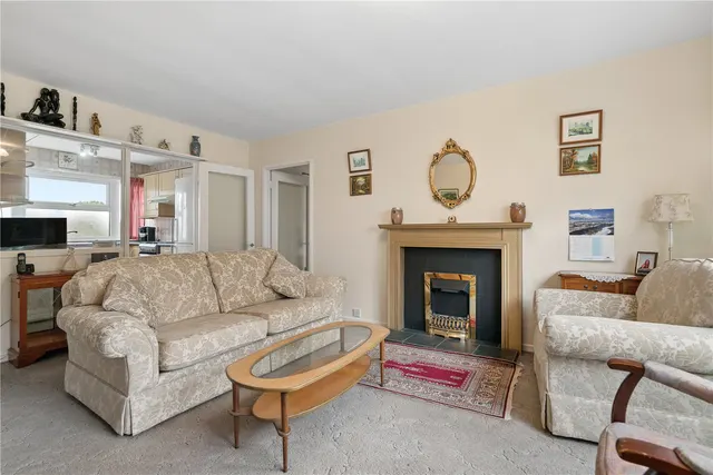 Wellesley Road, Twickenham, TW2, photo 1