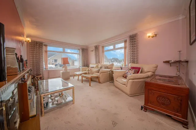 Photo 3 — Hartley Close, Bishopstoke, Eastleigh, SO50 8JE