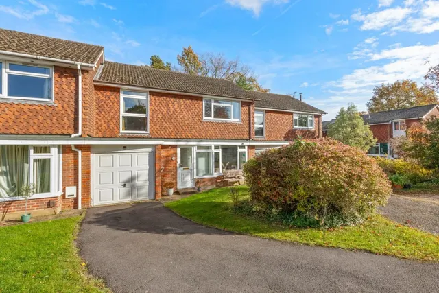 Devonshire Close, Amersham, Buckinghamshire, HP6 5JG, photo 1