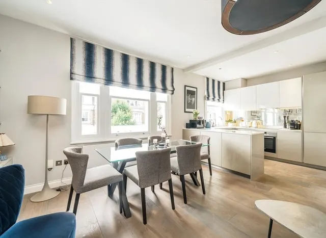Photo 3 — Holland Road, Kensington, W14