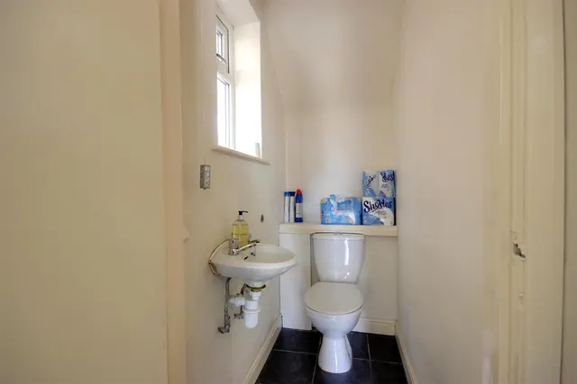 Photo 3 — Lodge Close, Hessle