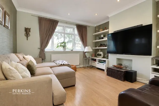 Ferrymead Gardens, Greenford, UB6, photo 2