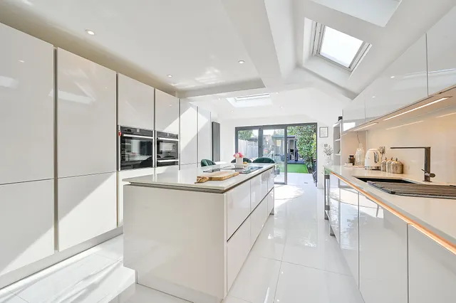 Teddington, TW11, photo 1