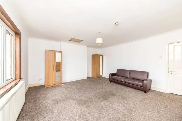 St. Albans Road, Watford, WD24, photo 3
