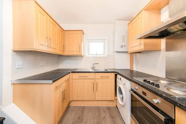 St. Albans Road, Watford, WD24, photo 2