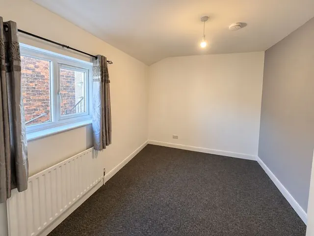 Photo 3 — Littlefield Lane, Grimsby, Lincolnshire, DN31