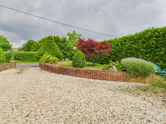 Photo 2 — Old Kempshott Lane, Basingstoke, RG22