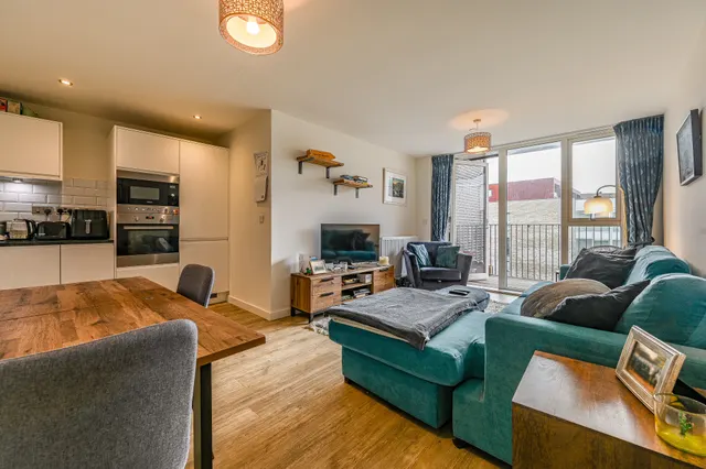 Photo 2 — 38 Bloom Heights, River Rise Close, LONDON