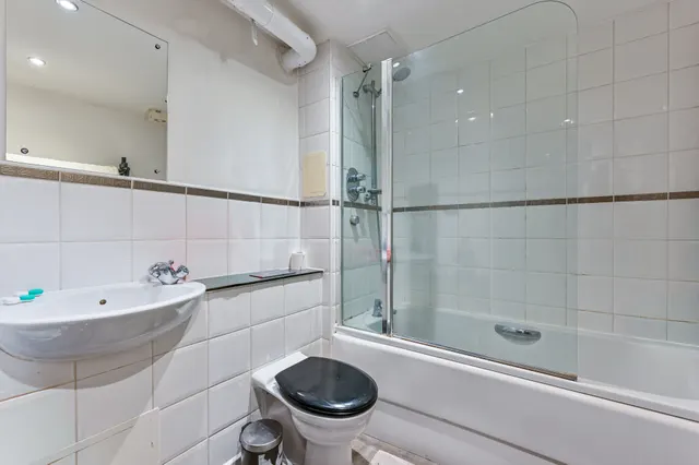 London, E5, photo 2