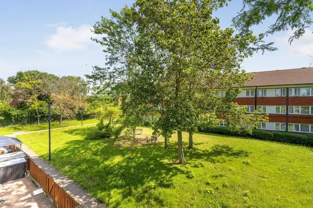 Barnhill Road, Wembley, HA9, photo 3