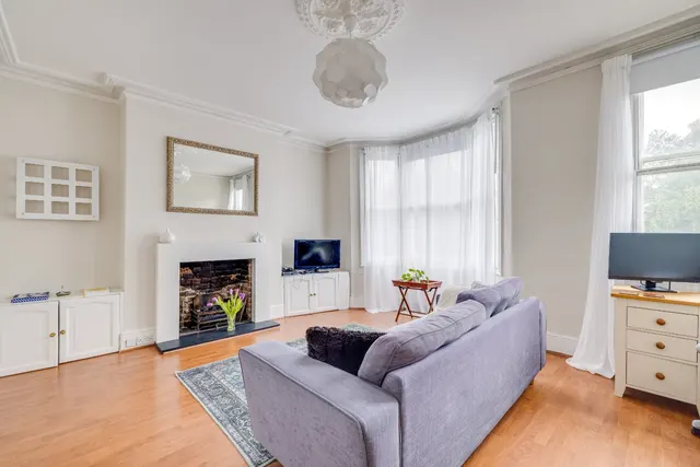 Fulham Palace Road, Bishops Park, SW6, photo 2