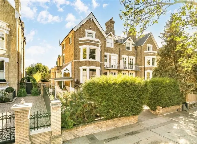 Kew Road, Kew, TW9, photo 1