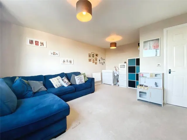 Old Dairy Close, Fleet, GU51, photo 2