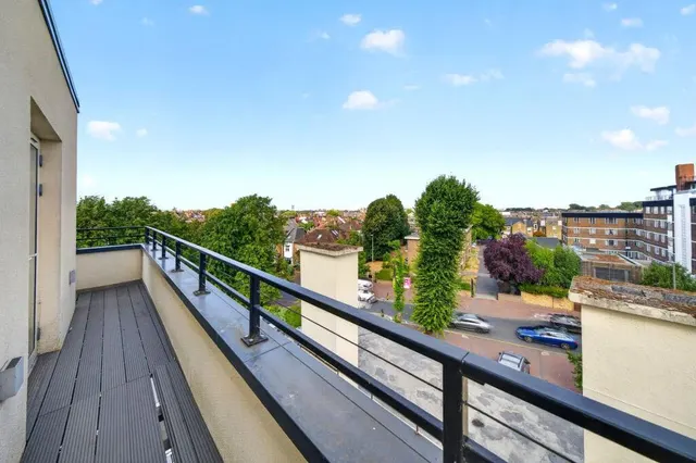 Nightingale Lane, SW12, photo 2