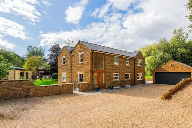Howarth House, Orton, photo 1