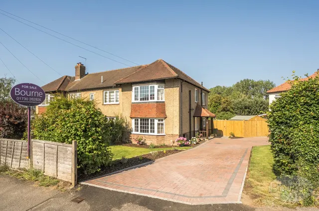 Oaklands Road, Petersfield, GU32, photo 1