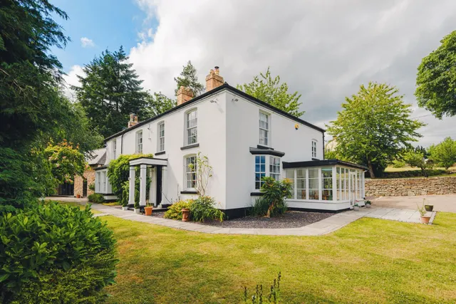 Garth Road, Garth, LL20, photo 3