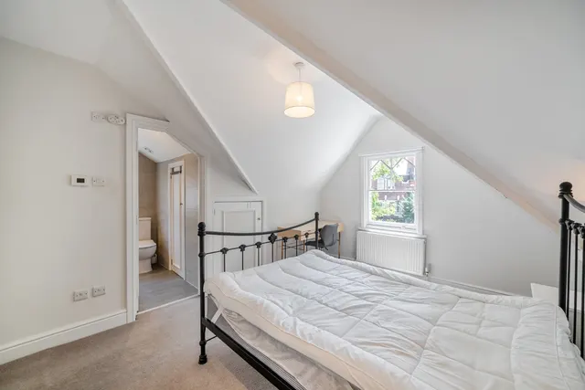 Kingston Hill, Kingston Upon Thames, KT2, photo 3