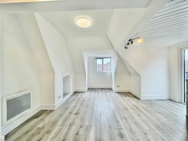 Frimley Road, Camberley, GU15, photo 3