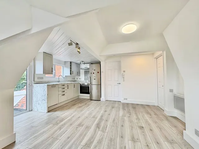 Frimley Road, Camberley, GU15, photo 1
