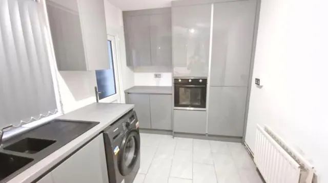 Westbury Road, WS10, photo 3