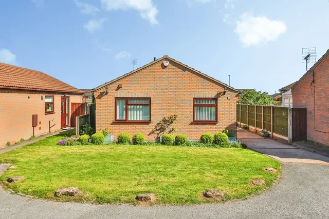 Photo 2 — Polperro Way, Hucknall, Nottingham, Nottinghamshire, NG15
