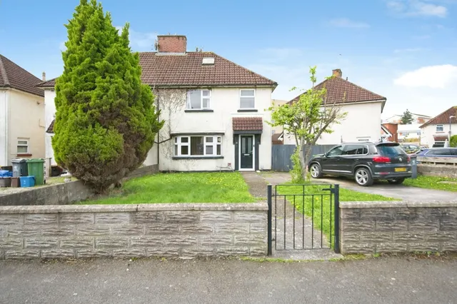 West Close, Cardiff, CF10, photo 1