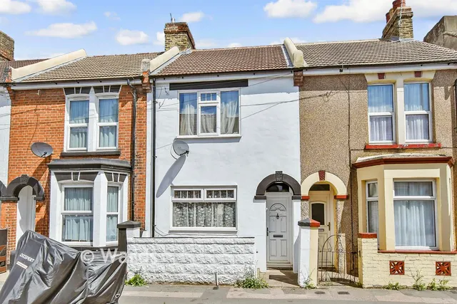 Livingstone Road, Gillingham, ME7, photo 1