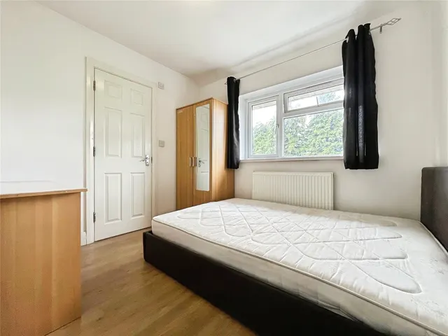 Kingsley Avenue, Englefield Green, TW20, photo 2