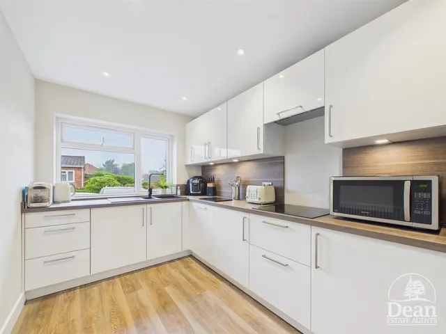 Oak Crescent, Woolaston, GL15, photo 3