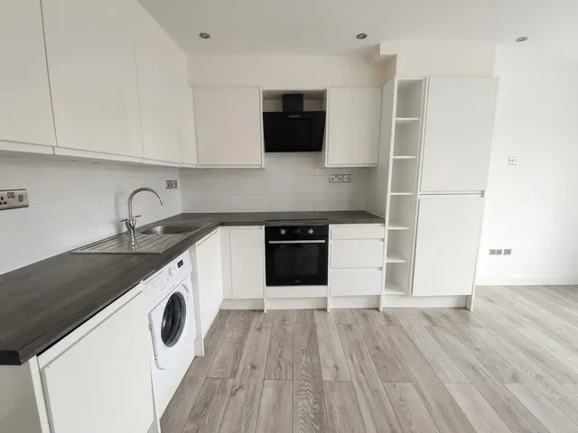 East Street, Epsom, KT17, photo 2