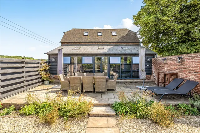 Main Street, Peasmarsh, TN31, photo 2