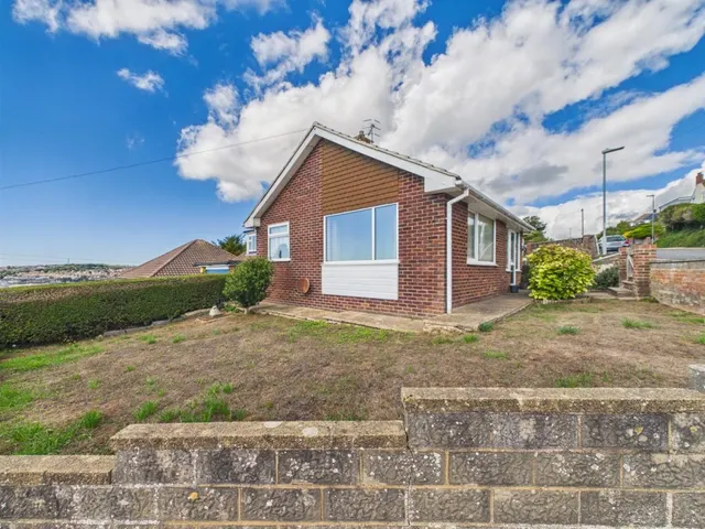 Seaview Road, Newhaven, BN9, photo 1