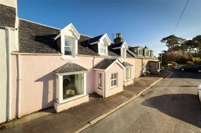 Photo 3 — The Pink House, Cooper Street, Plockton, Highland, IV52 8TJ