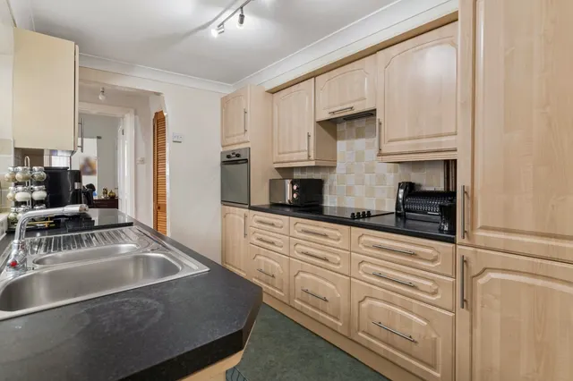 Avenue Road, St Neots, PE19, photo 3