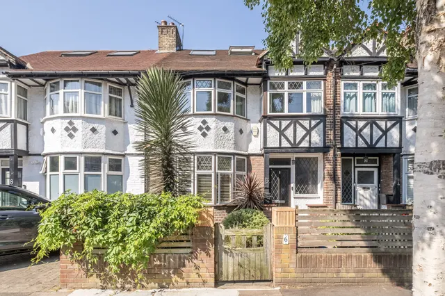 Castlegate, Richmond, TW9, photo 1