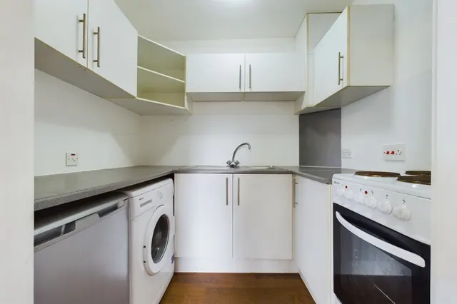 Cheriton Road, Folkestone, CT20, photo 3